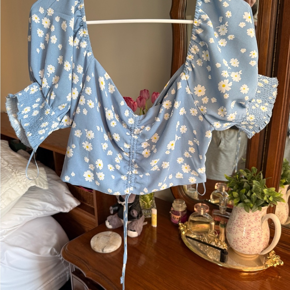 Ditsy Daisy Puff Sleeve Crop Top - Blue